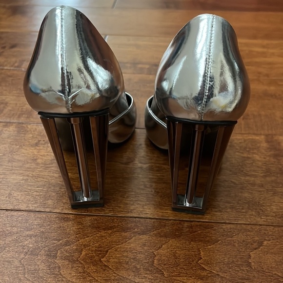 Poiret Toe Pump Metal Rod Heel Italian Shoes size 39.5 - Picture 8 of 16